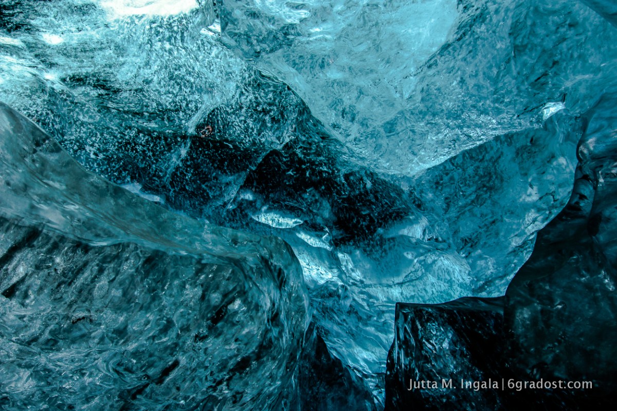 20, 30 Meter dick ist die Decke der Eishöhle