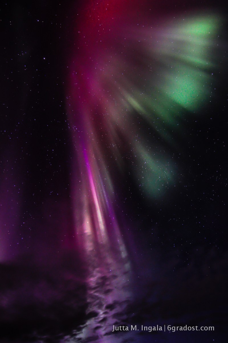 Polarlicht in Grün und Pink