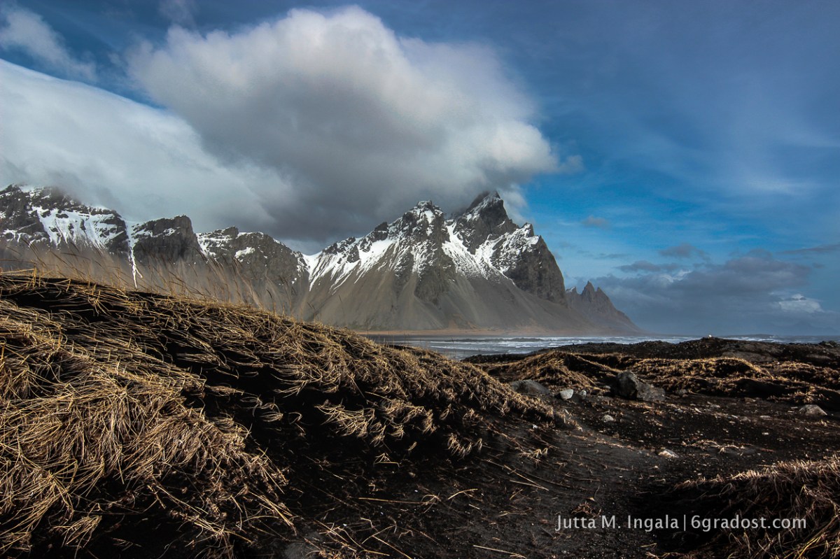 Skalatindar mit Vesturhorn im Hintergrund