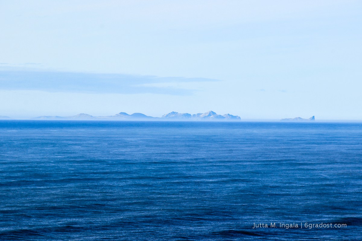 Die Westmänner-Inseln am Horizont