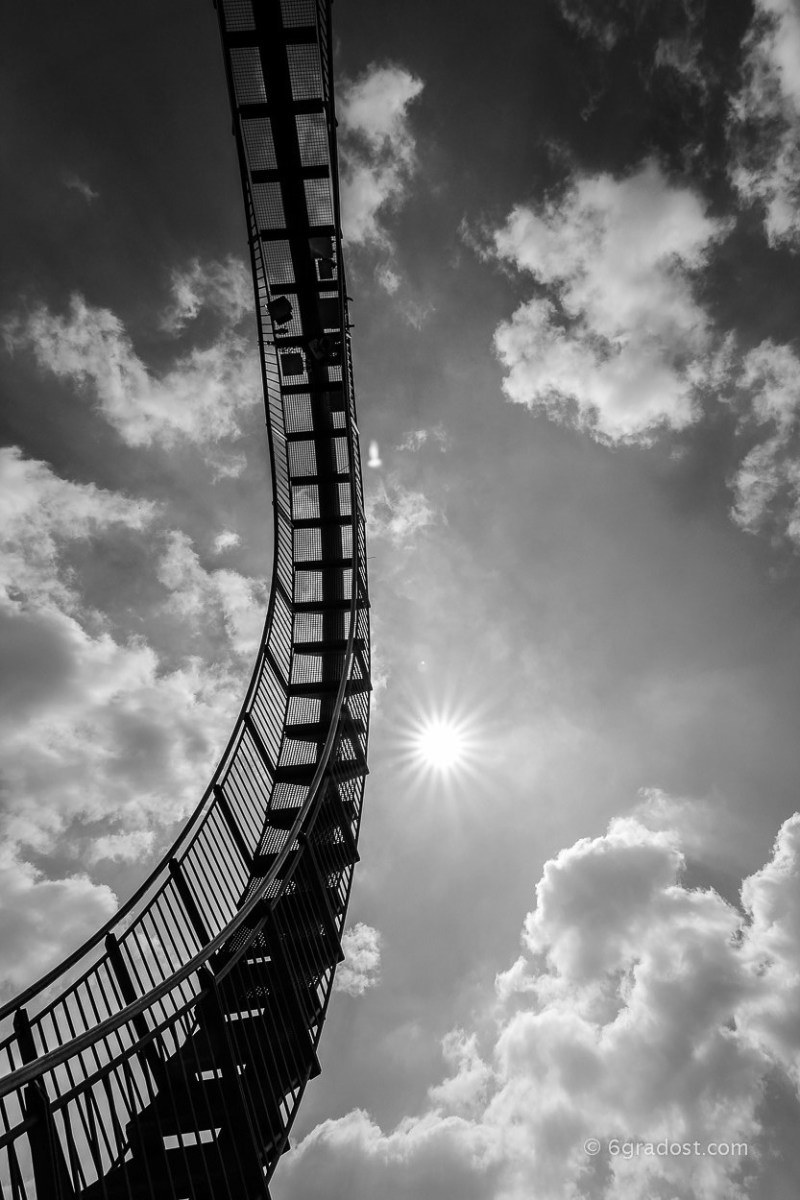 Tiger and Turtle - der Sonne entgegen
