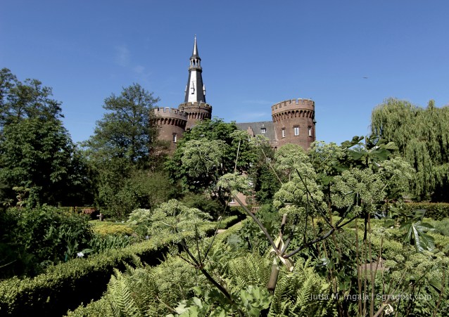 schloss-moyland-kraeutergarten-6