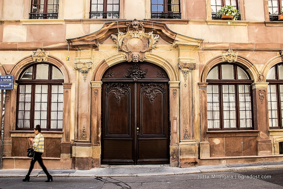 Portal in der Rue de l'Epine