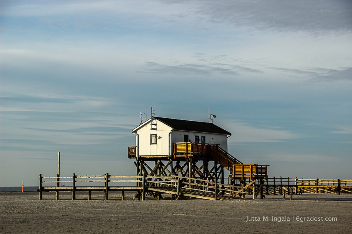 Pfahlbau am Strand von St. Peter-Ording