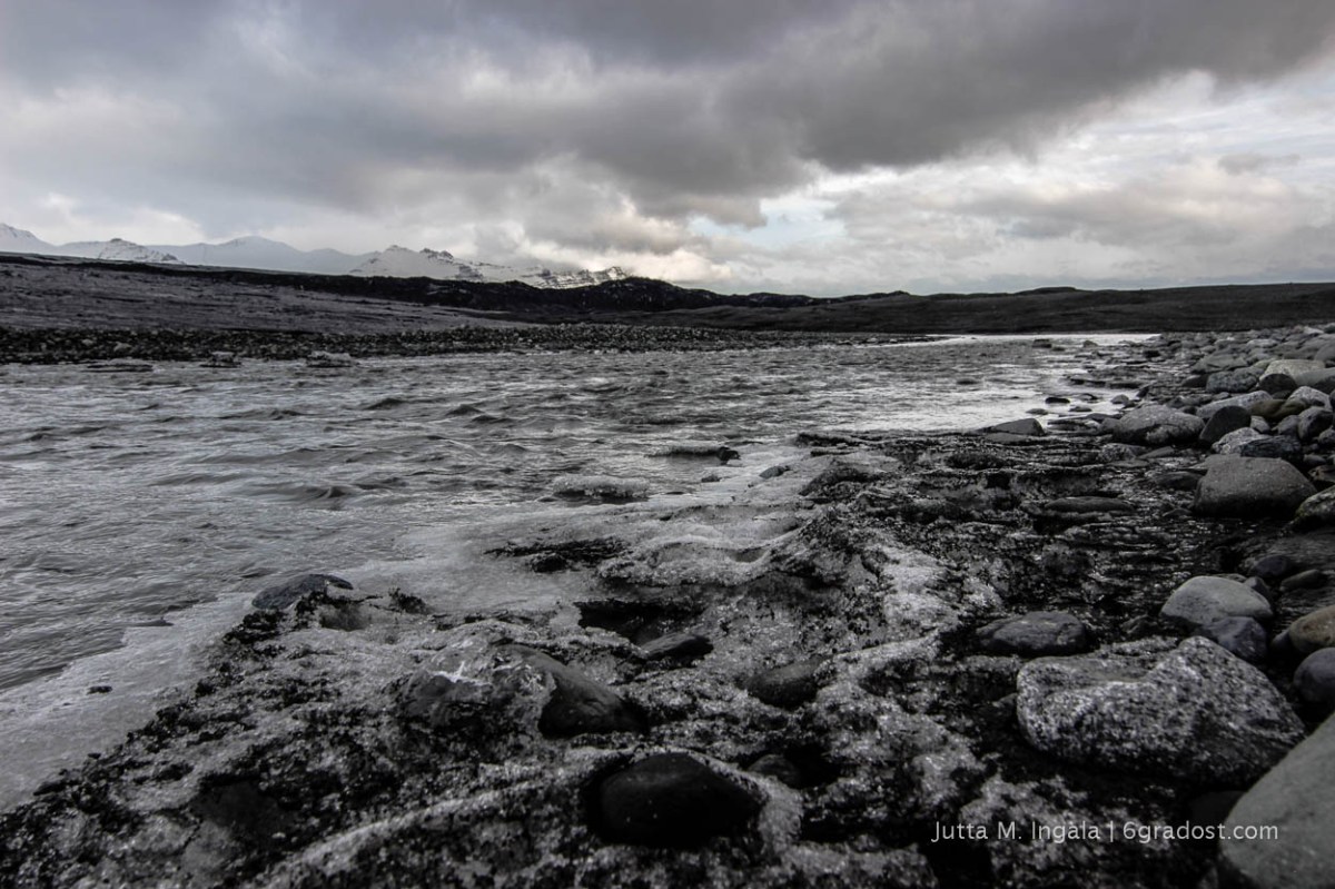 Schmelzwasser aus dem Gletscher