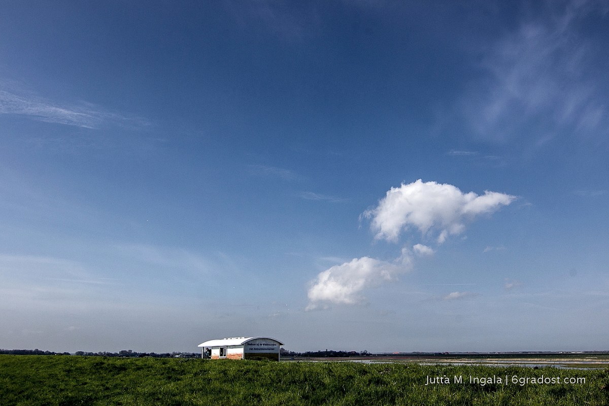 Der "Pipowagen" hinterm Deich