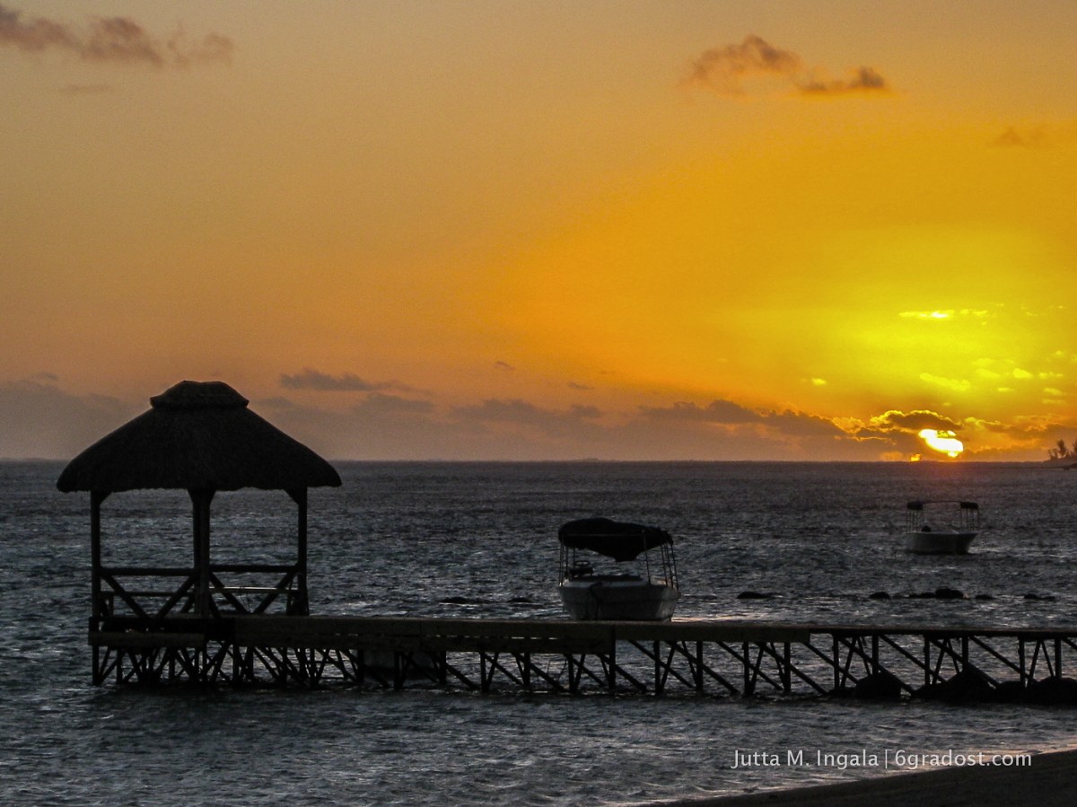 Sonnenuntergang über dem Indischen Ozean