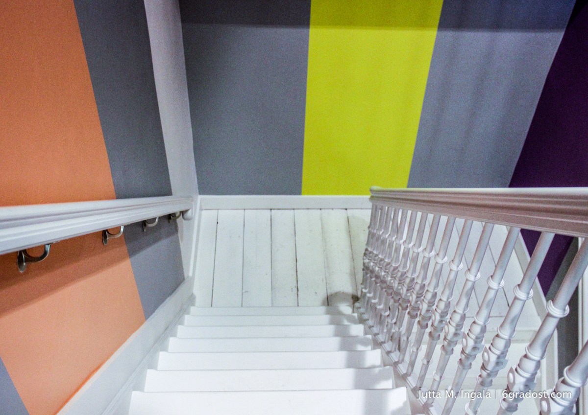 Farbspiele im Treppenhaus II