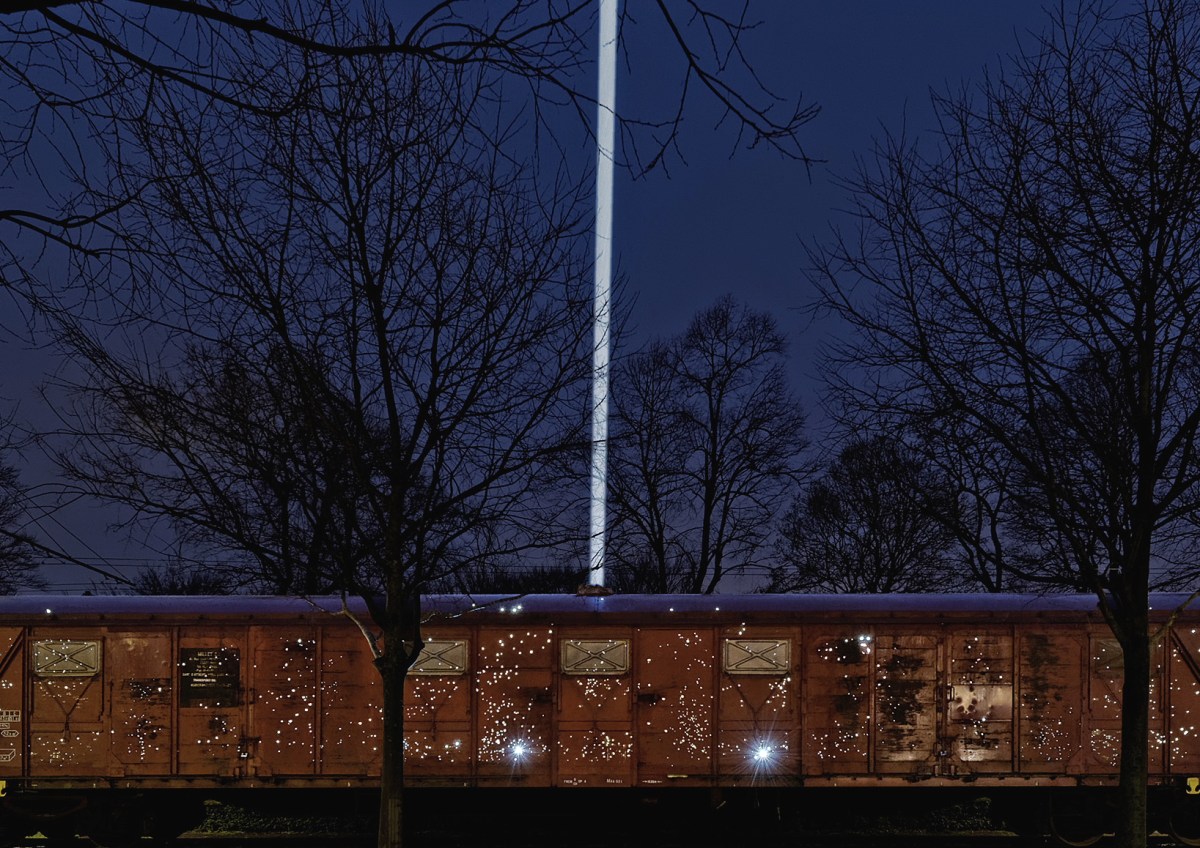 Night train - Foto von Blaise Adilion