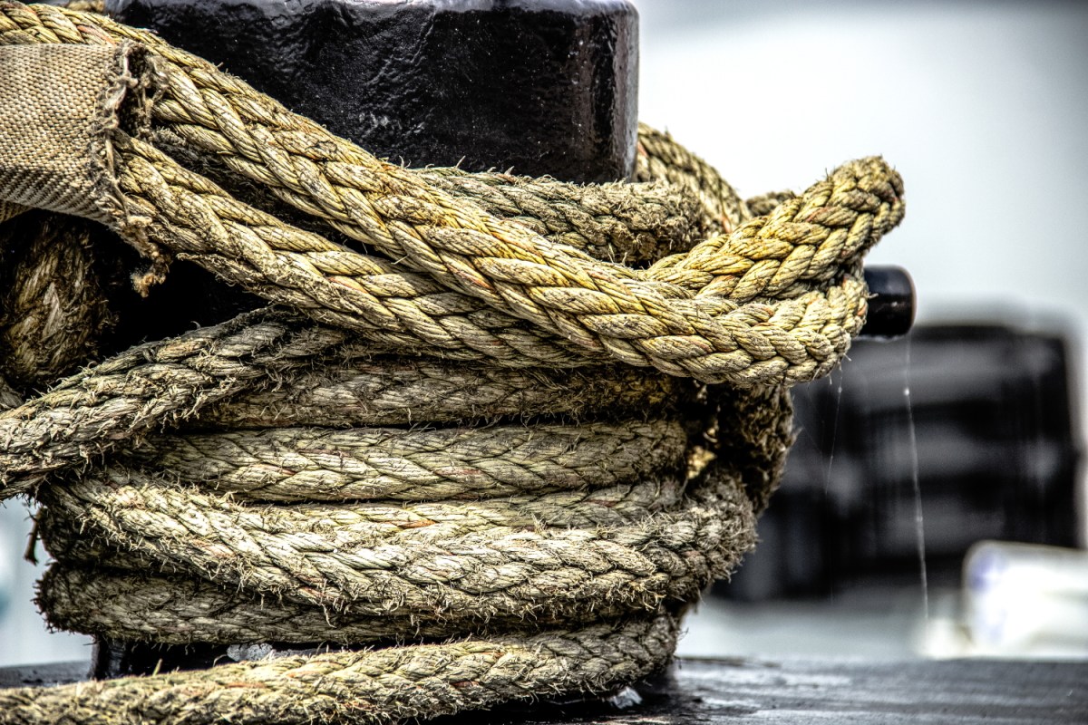 Kunstvoll: Schiffstaue