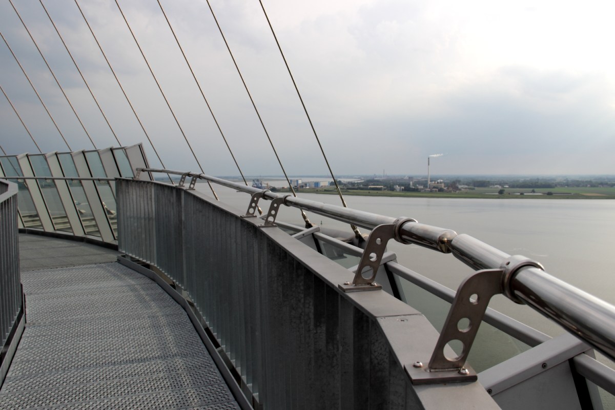 Aussichtsplattform: Architektur, die einem Segelschiff nachempfunden ist