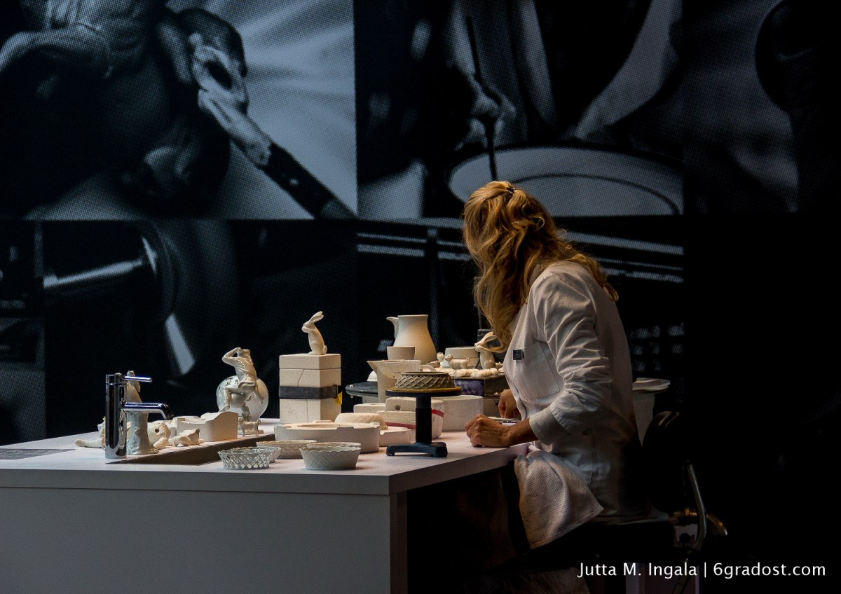 Erfahrene Porzelliner zeigen wie Durchbruchporzellan entsteht