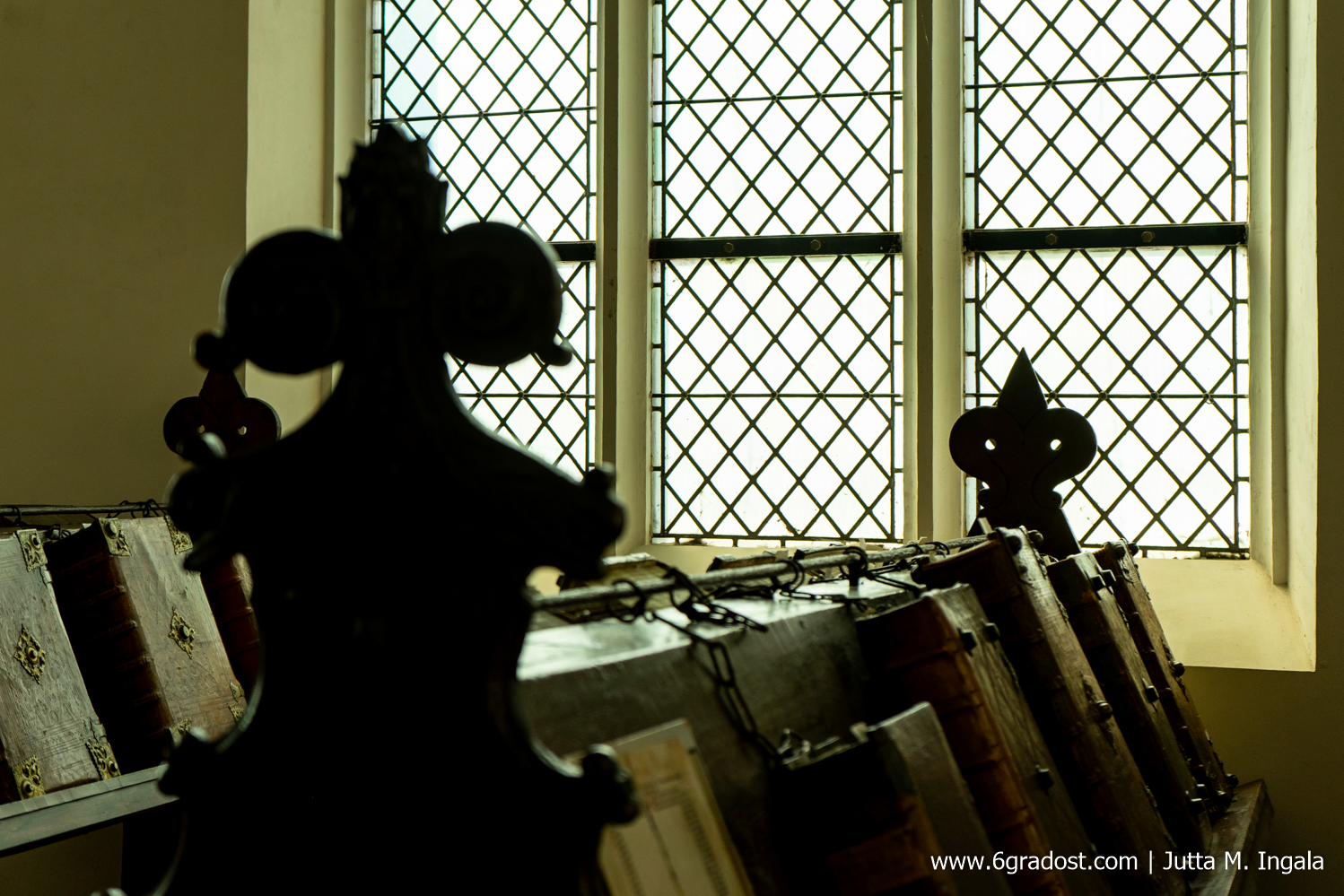 De Librije ist eine von nur wenigen in Europa erhaltenen Kettenbibliotheken