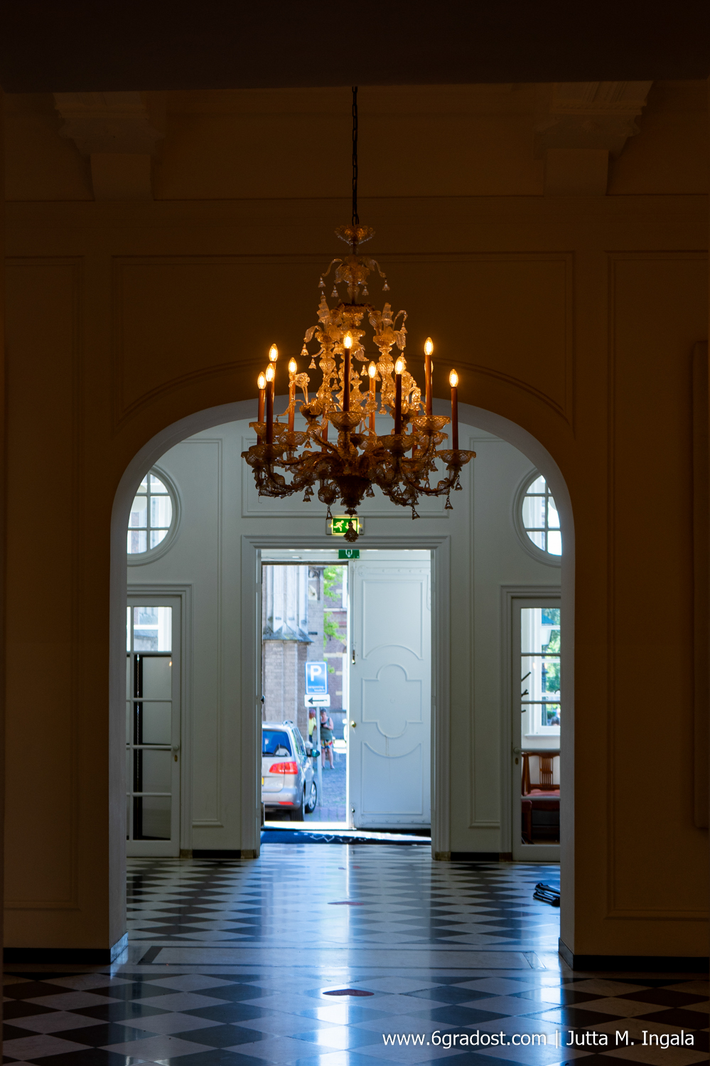 Entrée mit Kronleuchter im alten Rathaus